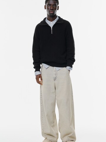 Pull&Bear Sweater in Black: front