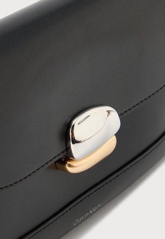 Calvin Klein - Bolso de hombro en negro