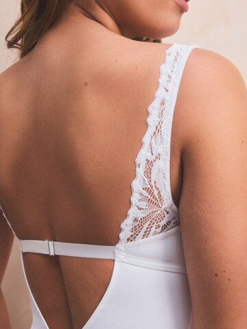 Next Body i hvid