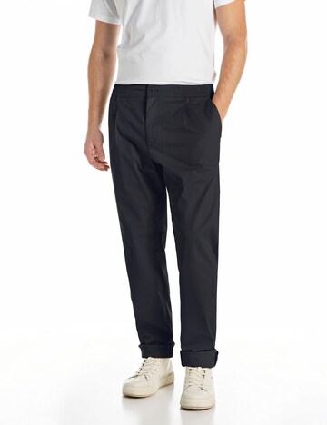 REPLAY Regular Chino Pants in Black: front