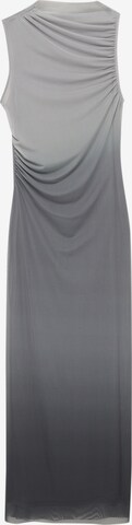 Pull&Bear Kleid in Grau: predná strana