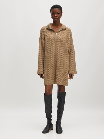 EDITED Knit dress 'Hanako' in Brown: front