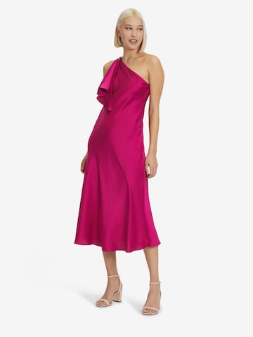 Robe de cocktail Vera Mont en rose : devant