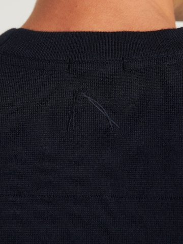 CHASIN' Sweater ' Oscar' in Blue