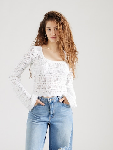 HOLLISTER Sweater in White: front