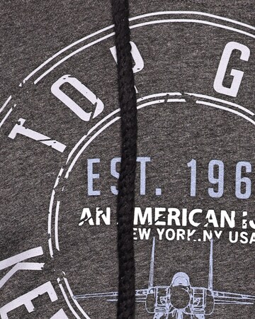 TOP GUN Sweatshirt in Grau