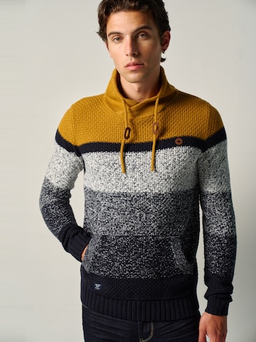 Pull-over KOROSHI en beige : devant