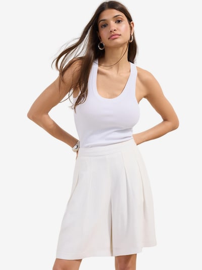 Pantaloni con pieghe in 42 Friends Like These di colore bianco, Visualizzazione prodotti