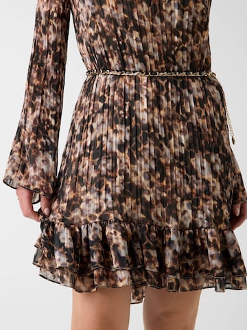 GUESS Mekko 'ILENIA' värissä ruskea