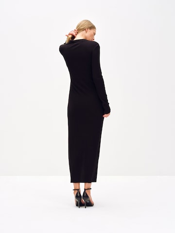 ABOUT YOU x Toni Garrn Gebreide jurk 'Ireen' in Zwart