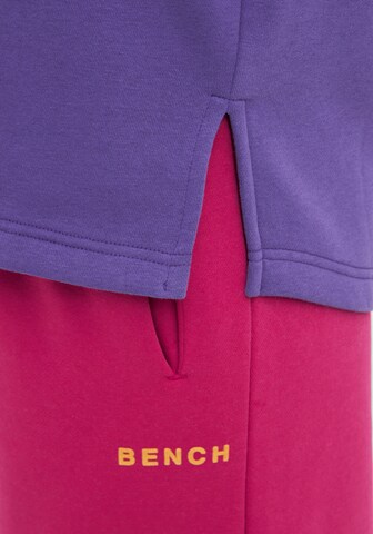 BENCH Sweatshirt in Lila