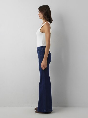 Mavi Flared Jeans in Blue