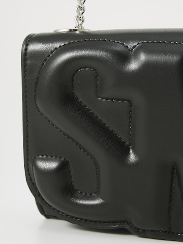 STEVE MADDEN Olkalaukku 'Bzoie' värissä musta
