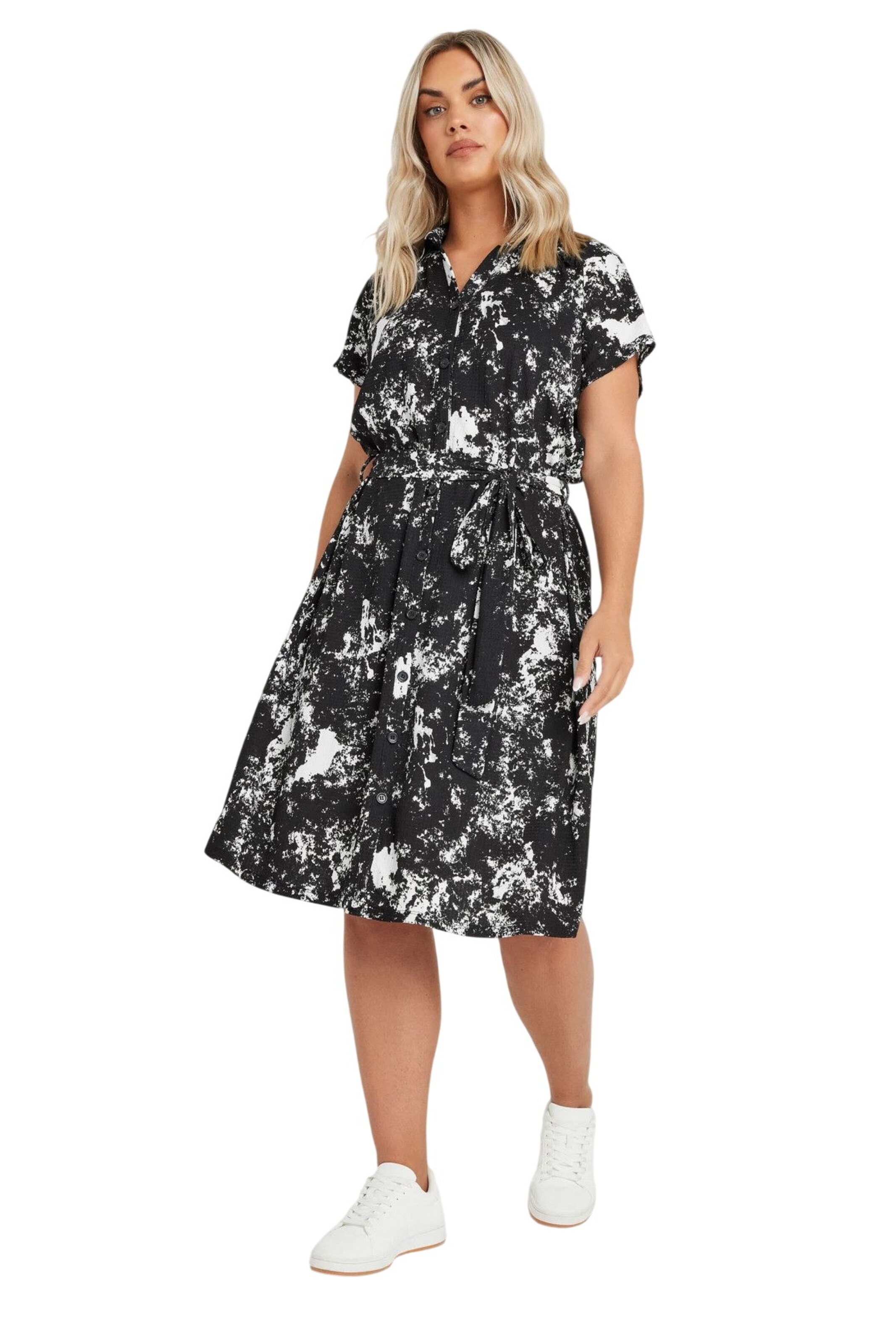 Stil Diva Dress in Black: front