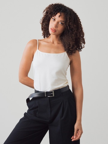 Honest Basics Top in Wit: voorkant