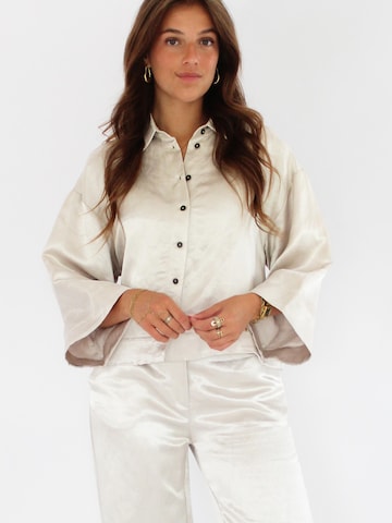 Honnête Atelier Blouse 'Lena blouse' in Wit: voorkant