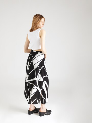 COMMA Skirt in Black