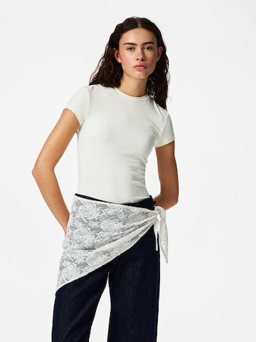 Serviette de plage 'PCGamilla' PIECES en blanc