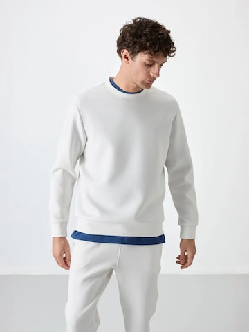 Tommy Life Sweatshirt in White