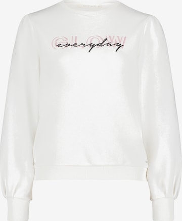 Betty & Co Sweatshirt in White: front