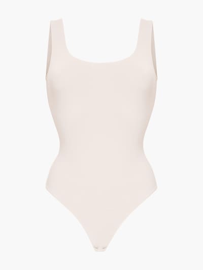 cfab (formerly creamy fabrics) Body modelant 'Low Back - Body' en XS en sable, Vue avec produit