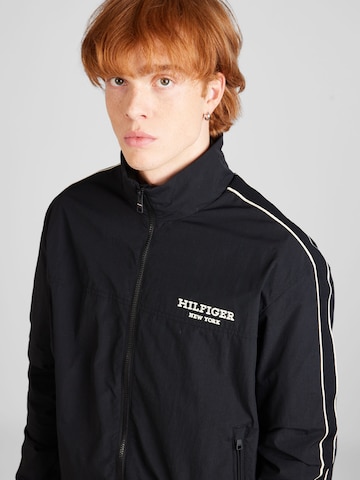 TOMMY HILFIGER Jacke in Schwarz