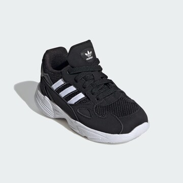 ADIDAS ORIGINALS - Sapatilhas 'Falcon' em preto