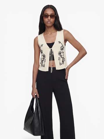 ONLY Knitted Vest 'ONLESTA' in Beige: front