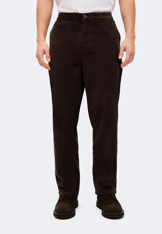 Regular Pantalon QS en marron : devant