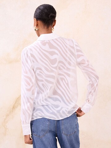 Lipsy Halenka – bílá