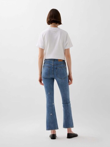 Scalpers Flared Ankle Pocker Denim Pant ' ' in Blau