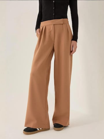 Hiccup Wide Leg Hose in Braun
