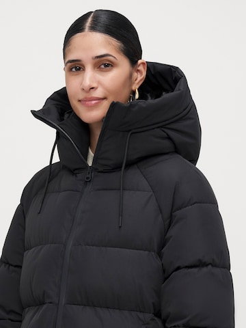 Vero Moda Petite Зимно яке 'VMELANOR LAURIE' в черно