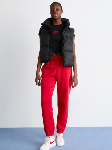 Nike Sportswear Tapered Hose 'Phoenix' in Rot