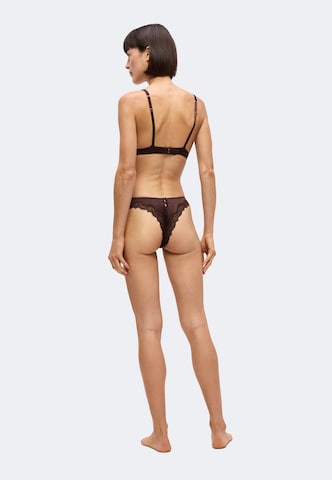 ETAM String 'Chuchotee' i brun
