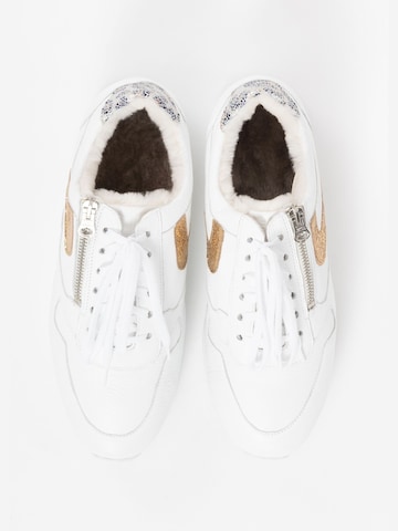 VITAFORM Sneakers in White