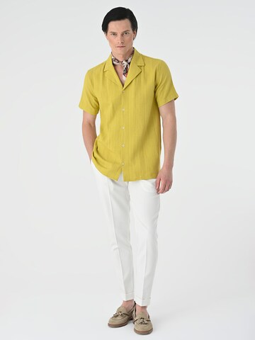 Antioch Regular fit Button Up Shirt in Yellow