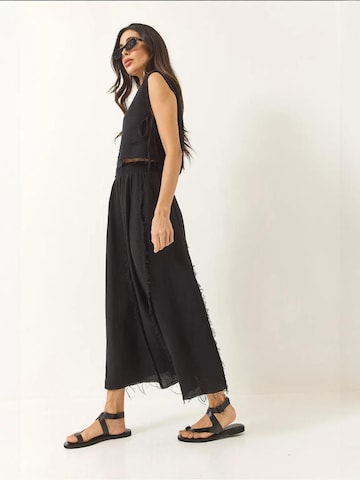 Tailleur di Bianco Lucci in nero