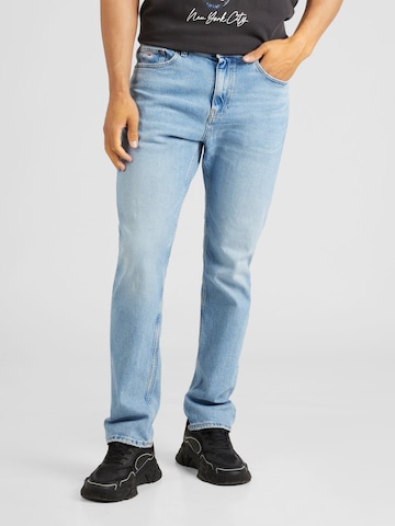 Tommy Jeans Loosefit Jeans 'Ethan' in Blauw: voorkant