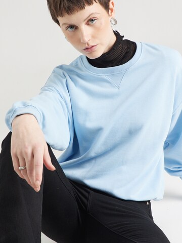 ONLY Sweatshirt 'BELLA' in Blau