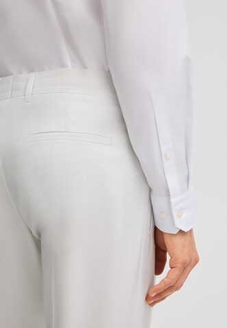 Fit confort Chemise STRELLSON en blanc