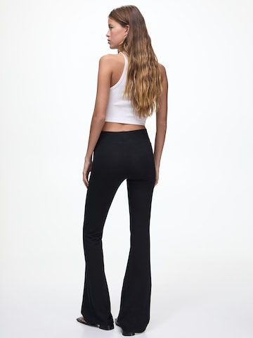 Pull&Bear Flared Nadrág - fekete