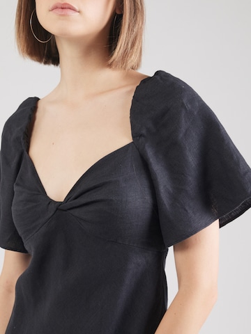 Robe & Other Stories en noir