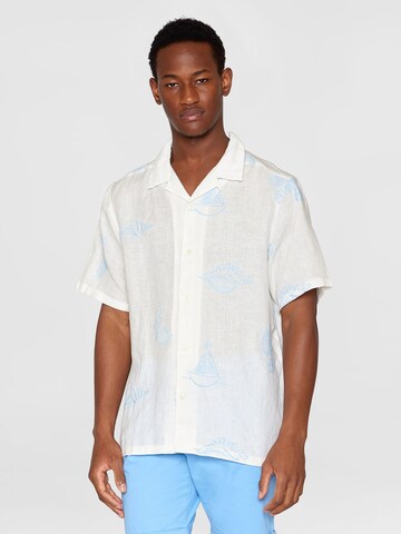KnowledgeCotton Apparel Regular fit Button Up Shirt in White: front