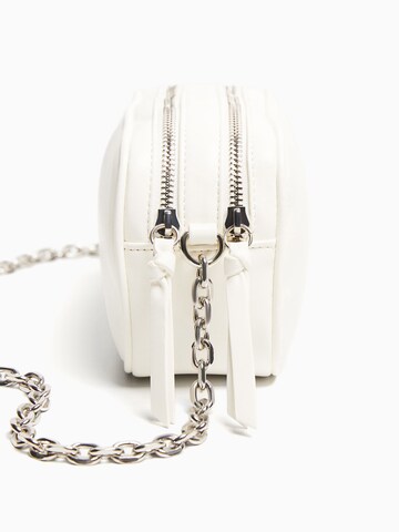 Bershka Tasche in Weiß