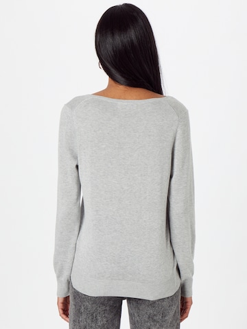 REPEAT Cashmere Sweater in Grey