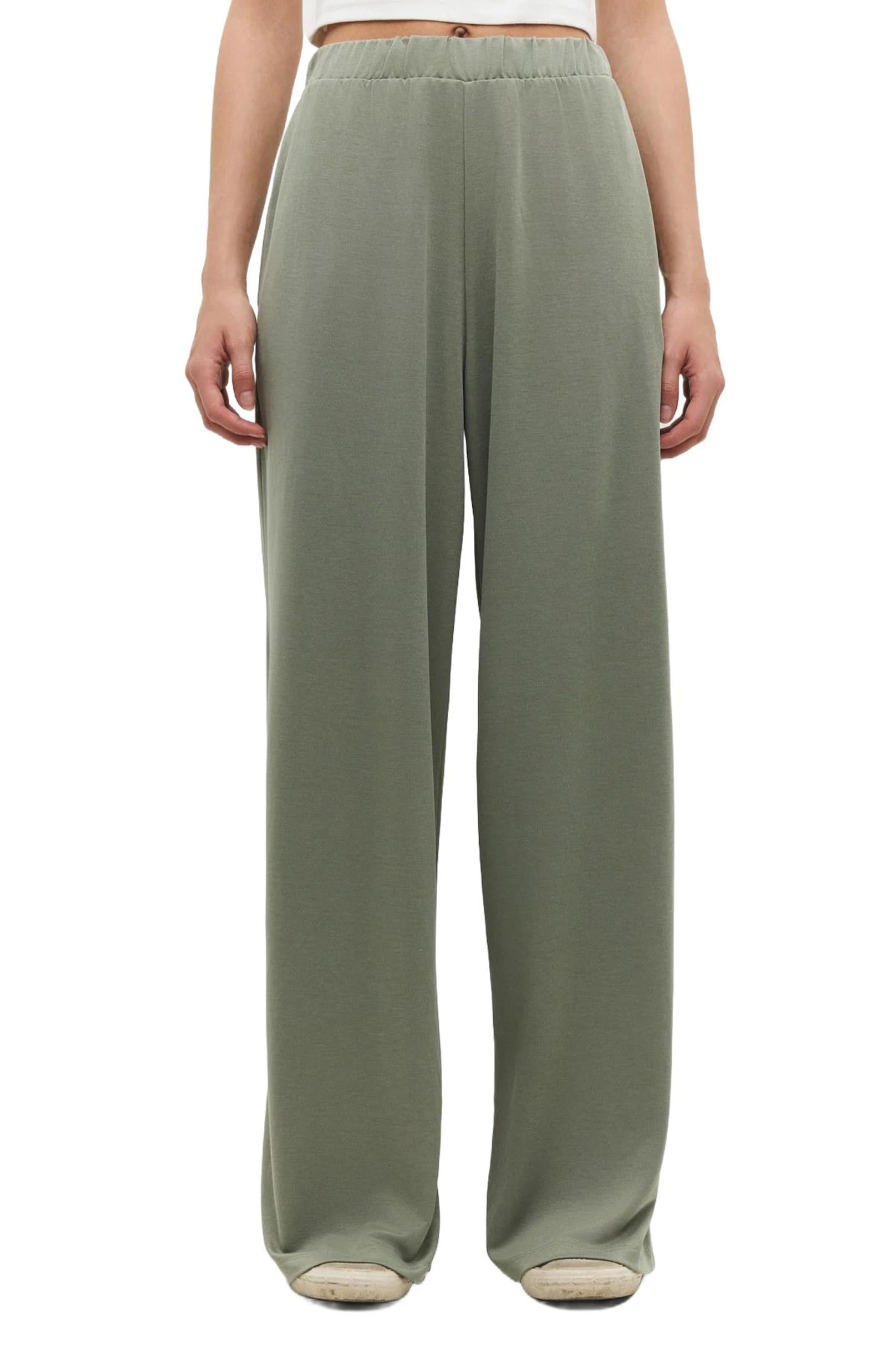 No Matter What Loose fit Pants in Green: front