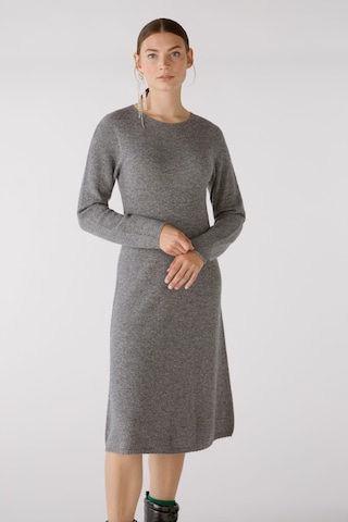 OUI Úpletové šaty – šedá