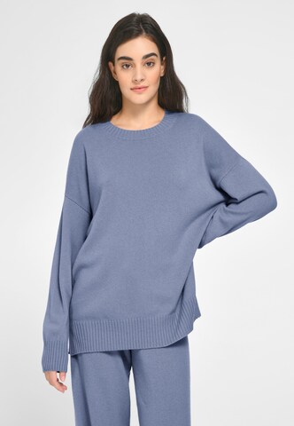 Pull-over include en bleu : devant