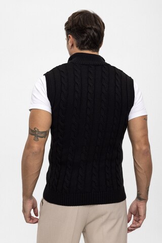 Felix Hardy Sweater in Black